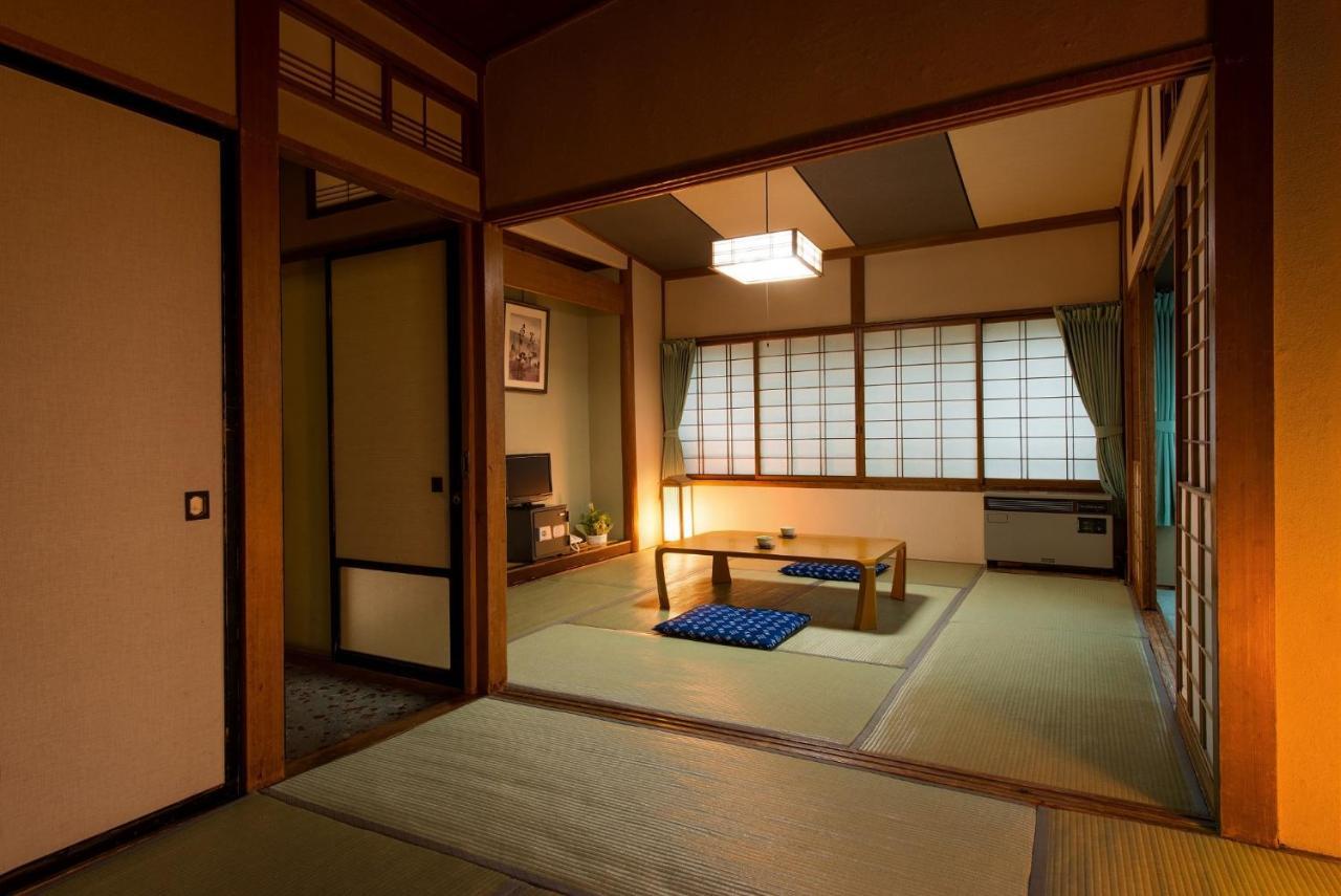 Yoshidaya Ryokan Ямаґата Екстер'єр фото